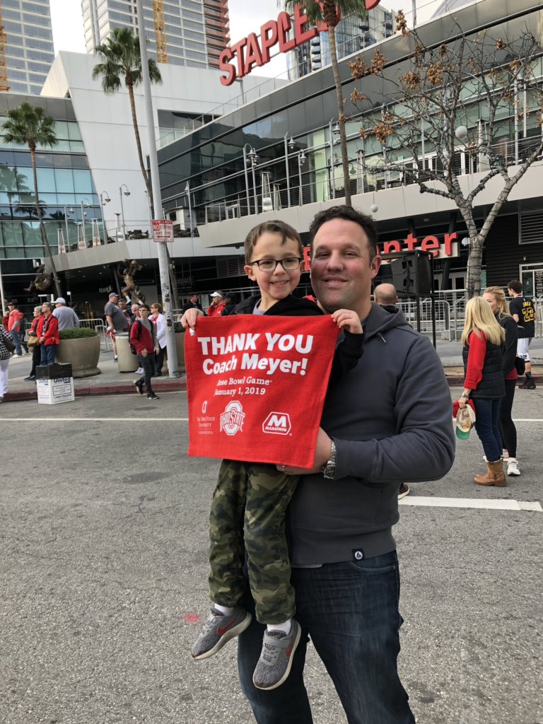 JessicaSHMoore's tweet photo. Happy NYE from LA! Let’s Go Buckeyes!!! @OhioStAthletics @OhioState #RoseBowl #BuckeyeBash https://t.co/2UFrFdNd0w