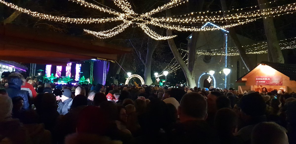 m_vlatkovic's tweet photo. Srećna #nova_godina 2019.
#Happy_new_year 2019.
Pozdrav iz #Trebinja! https://t.co/Is37xMtklt