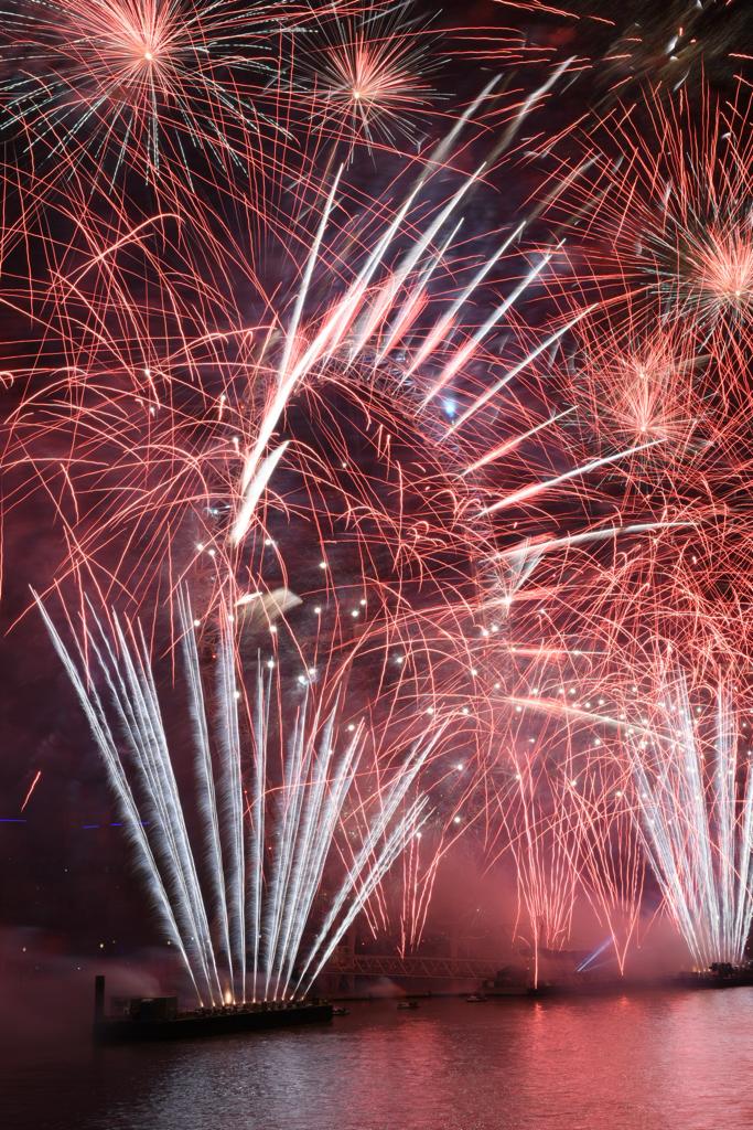 SadiqKhan's tweet image. Sending a message across the globe: London's diversity will always be our strength. Our one million EU citizens are Londoners, they make a huge contribution, and no matter the outcome of Brexit - they will always be welcome.

Happy New Year, London. 🇪🇺

#LondonIsOpen #LondonNYE