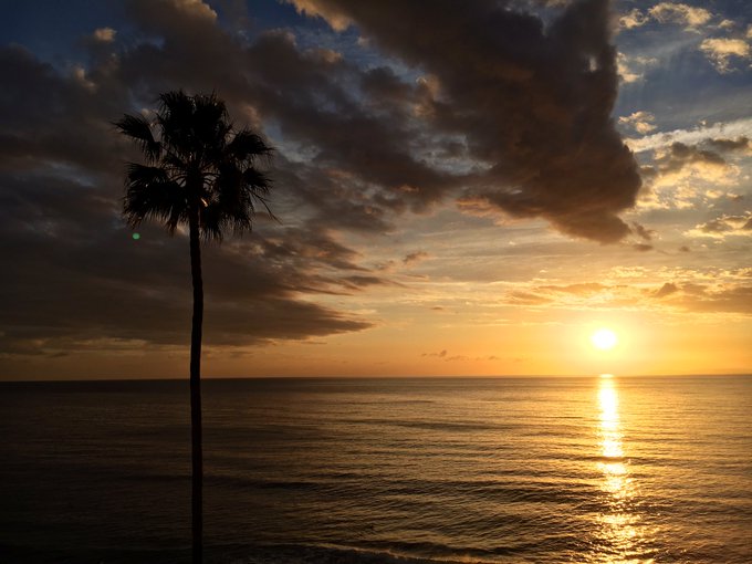 Sending good vibes out w #nipples out too...as I watch Last sunset in #2018 -Shes going going.... https://t<a href="/tag/nipples"class="tags">#nipples</a>