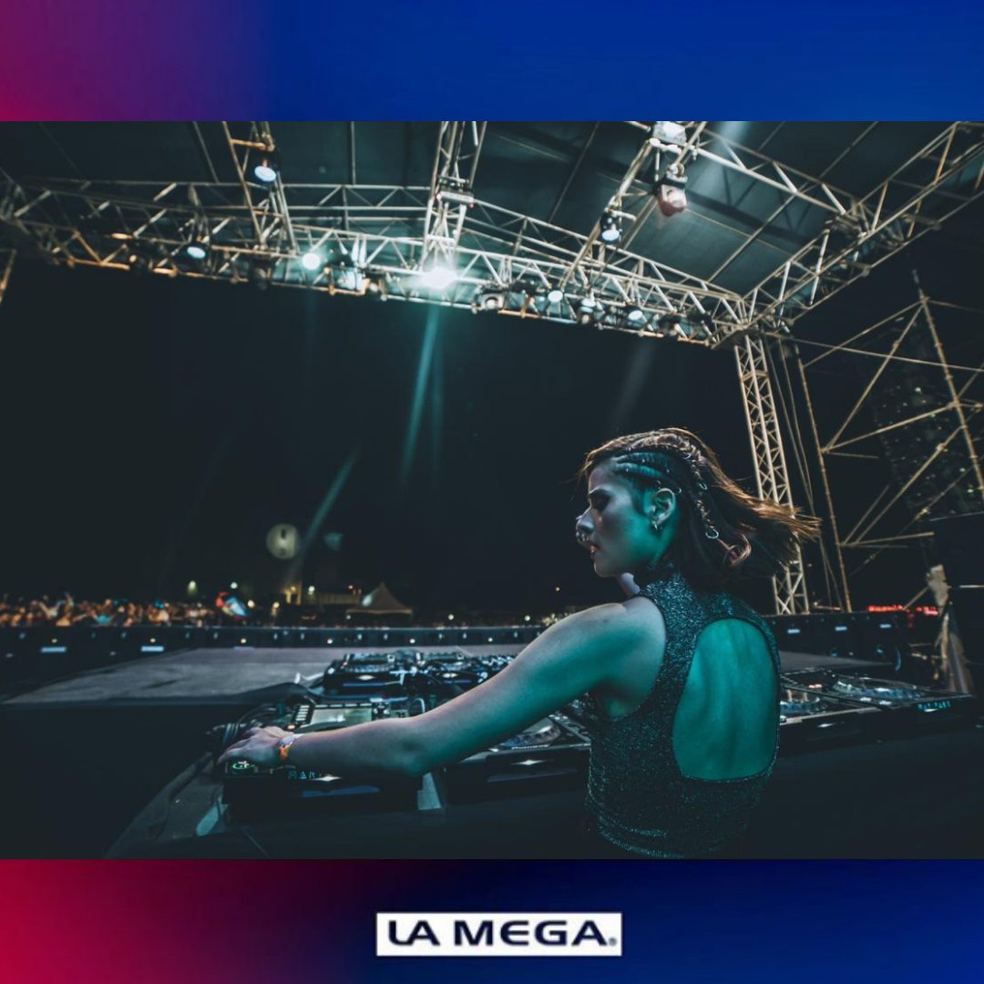 MelectronicoVE's tweet photo. Tus planes para este fin de año es con @LaMega889pzo. 
A partir de las 9pm

@djaneabrillove
@DjaneHide 
@Maripaez 

#SesionesMega 
#NavidadesMega 
#Djs 
#DondeSea 
#Lamega889pzo https://t.co/hMKJAgqK3R