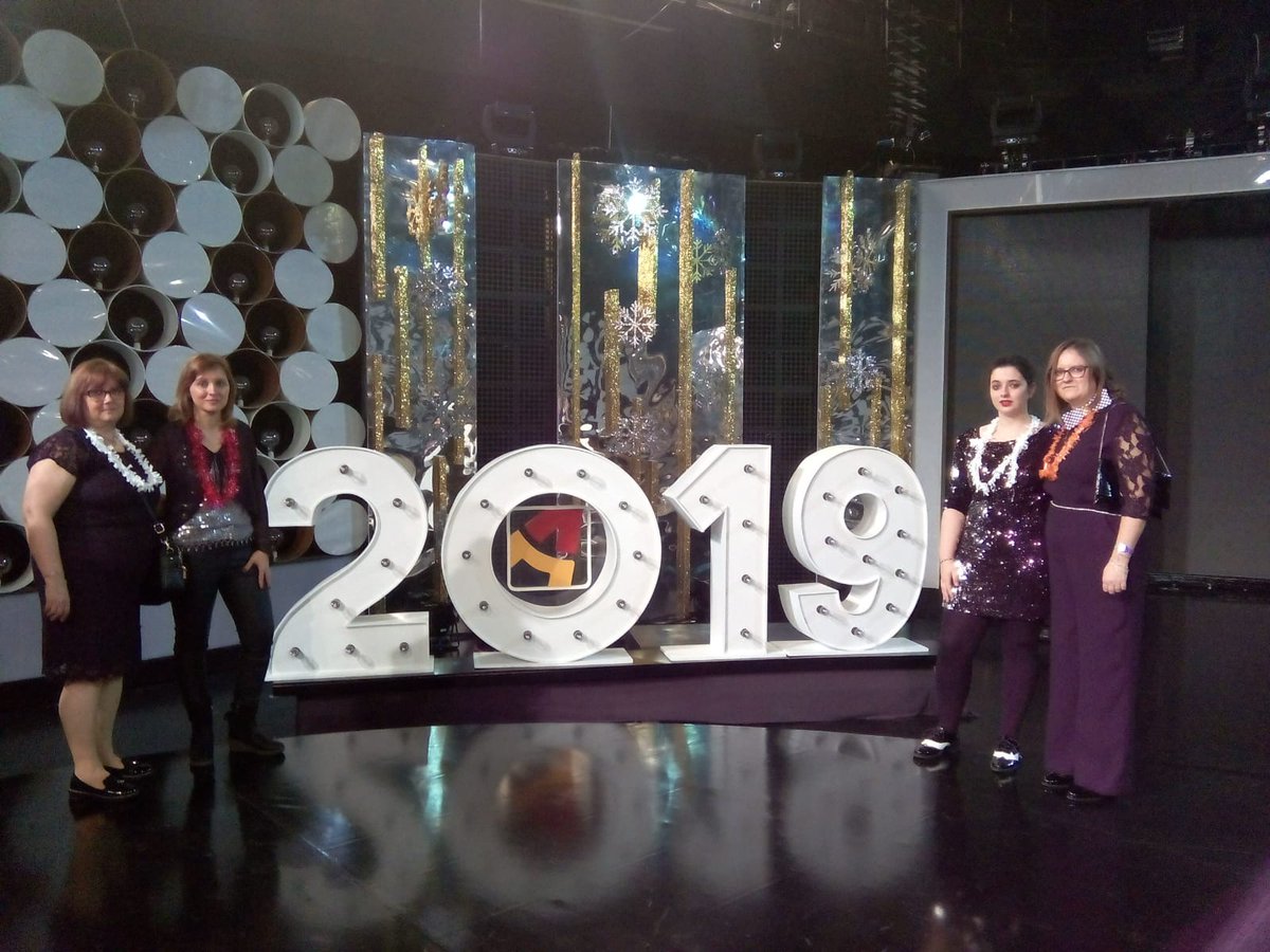 gch406rbd's tweet photo. Gracias a @aragontv por dejarnos ser participes de estos momentos #directosal2019 #NocheVieja2018 https://t.co/FcU3YMQPSA