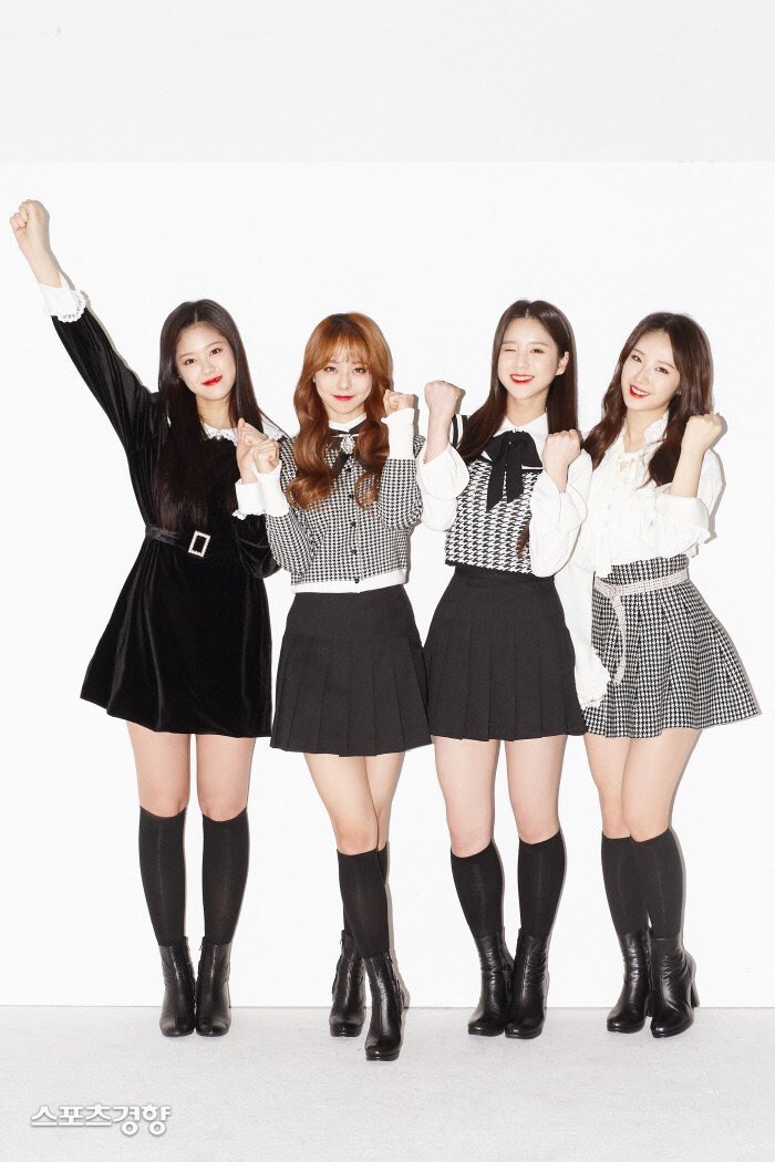 Loona Pics Interview With Sports Kyunghyang T Co Gemwt2mqfz Twitter