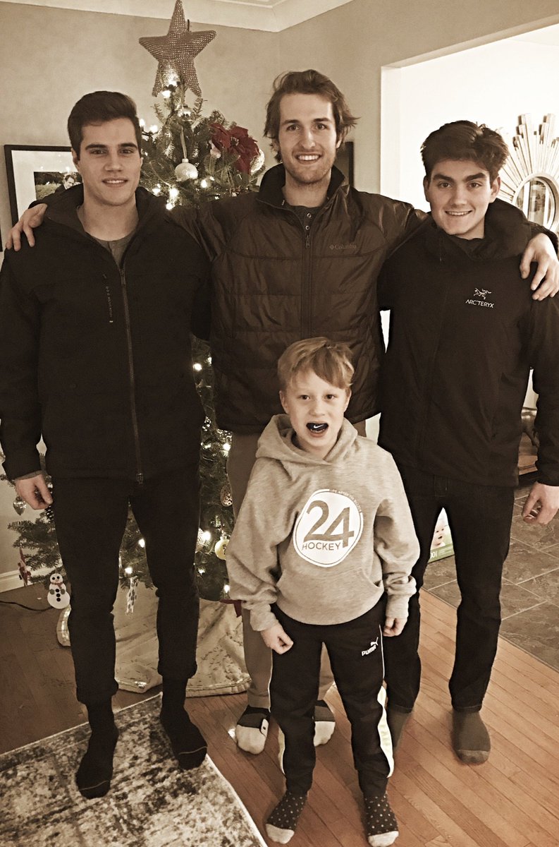 JeffLewis79's tweet photo. Always great when @RNS1877 alumni stop by to visit around the holidays. Couple weeks ago we had @ryan_bessey join us for some Xmas 3v3 action and tonight I had a great surprise visit with these 3 @RNSPrepBoys alumni and graduates!! #OnceARiverhawk #OriginalThree @RNSAthletics https://t.co/XZnhYKLFVw