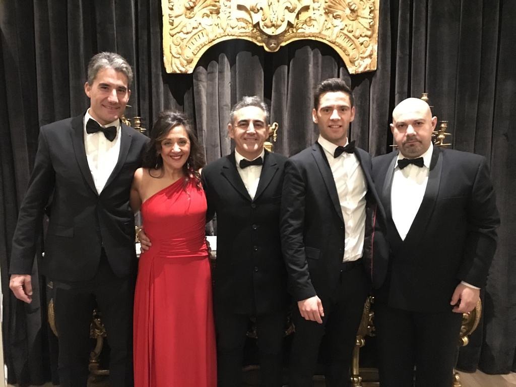 MayGuzevents's tweet photo. Desde #HotelGranMeliáPalaciodelosDuques la #orquestathefábula y #mayguzevents te deseamos #Feliz2019 #eventoprivado #eventomusical #eventoluxury #madrid #elegancia #Diversión #Nacional  #Internacional #bailes #disfruta y #haztussueñosrealidad #2019 #muchosexitos https://t.co/1RFxmcR1VK