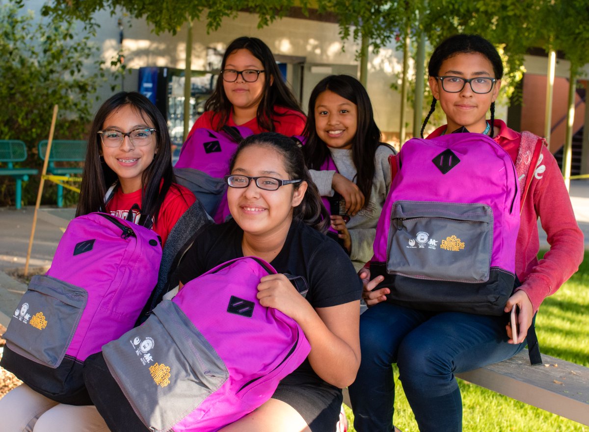 EngineersAz's tweet image. Before the day is over, Merry Christmas Eve from Engineers of the Future! Have a safe night and see you in 2019! 😀 👍 

#MONDAY #STEMFORWARD #STEMPHX #EOTF #INNOVATE #PIONEERTHEPATH #NYE