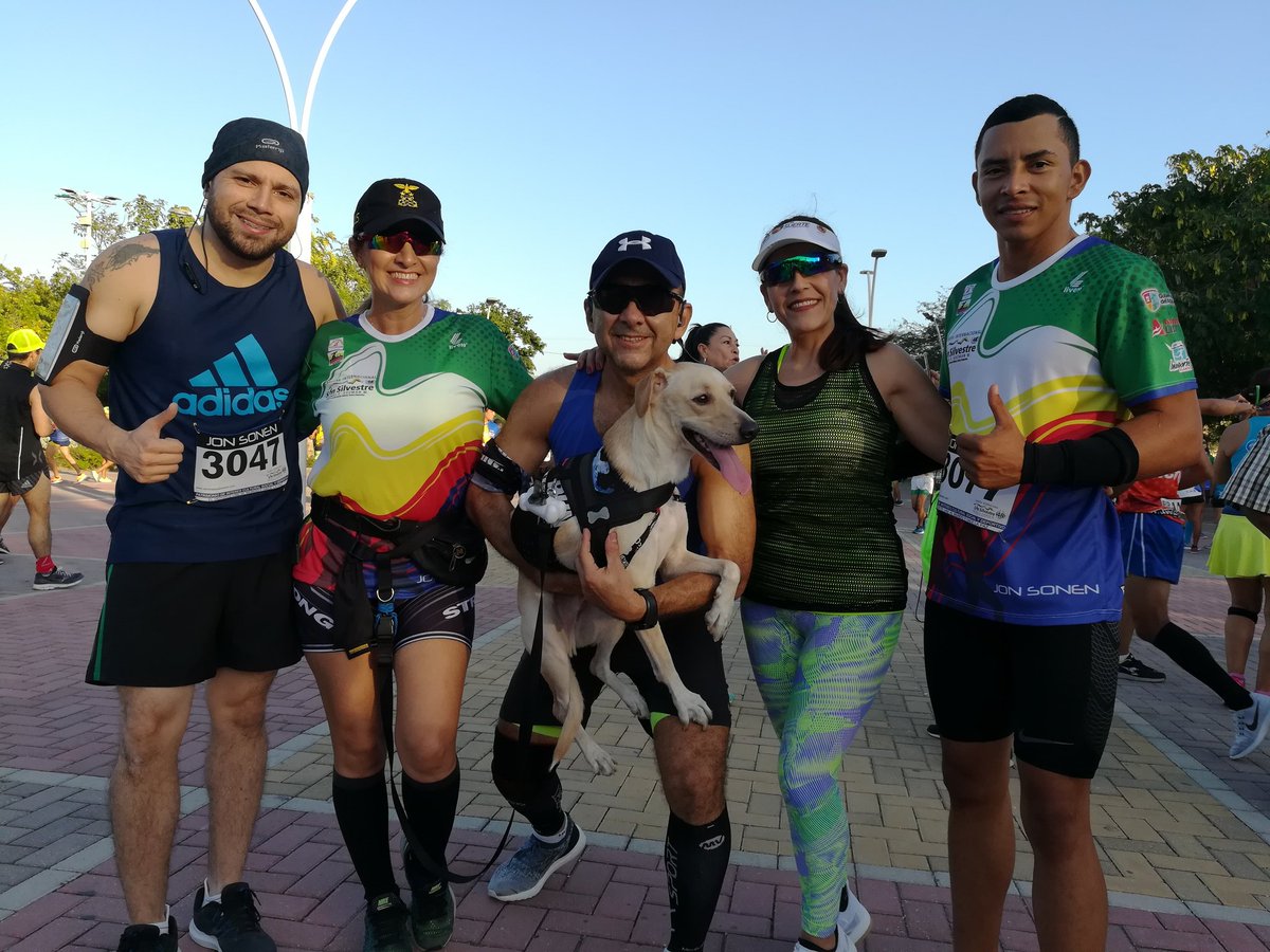 robinrove's tweet image. Terminando el año en la #carrerasansilvestre #barranquilla #runnerlovers #running #runners #colombia #funrunbq #runners #colombia #runnersworld