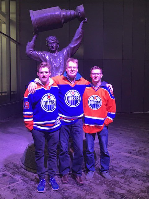 kevinstockman98's tweet photo. Excited for this New Years Eve game! #OilersRollCall #LetsGoOilers https://t.co/s5xwhMk82X