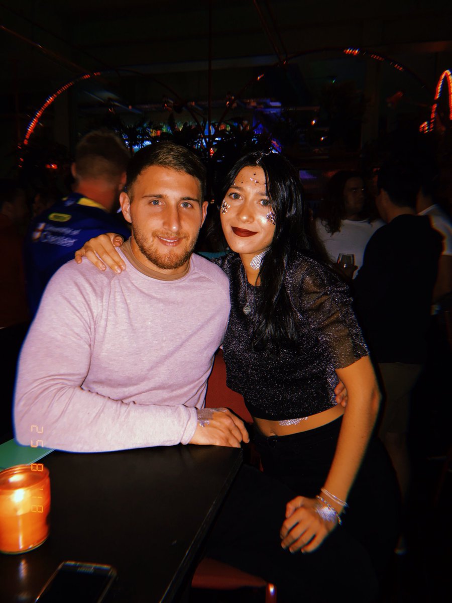 CateMaffia's tweet photo. Mi compañero de todo! Otro año más compartiendo tantas aventuras y que sean muchas más! Te amo ❤️ por más fiestas de glitter juntos 😹 gracias por bancar todas mis locuras! https://t.co/RaTNt8UKlj