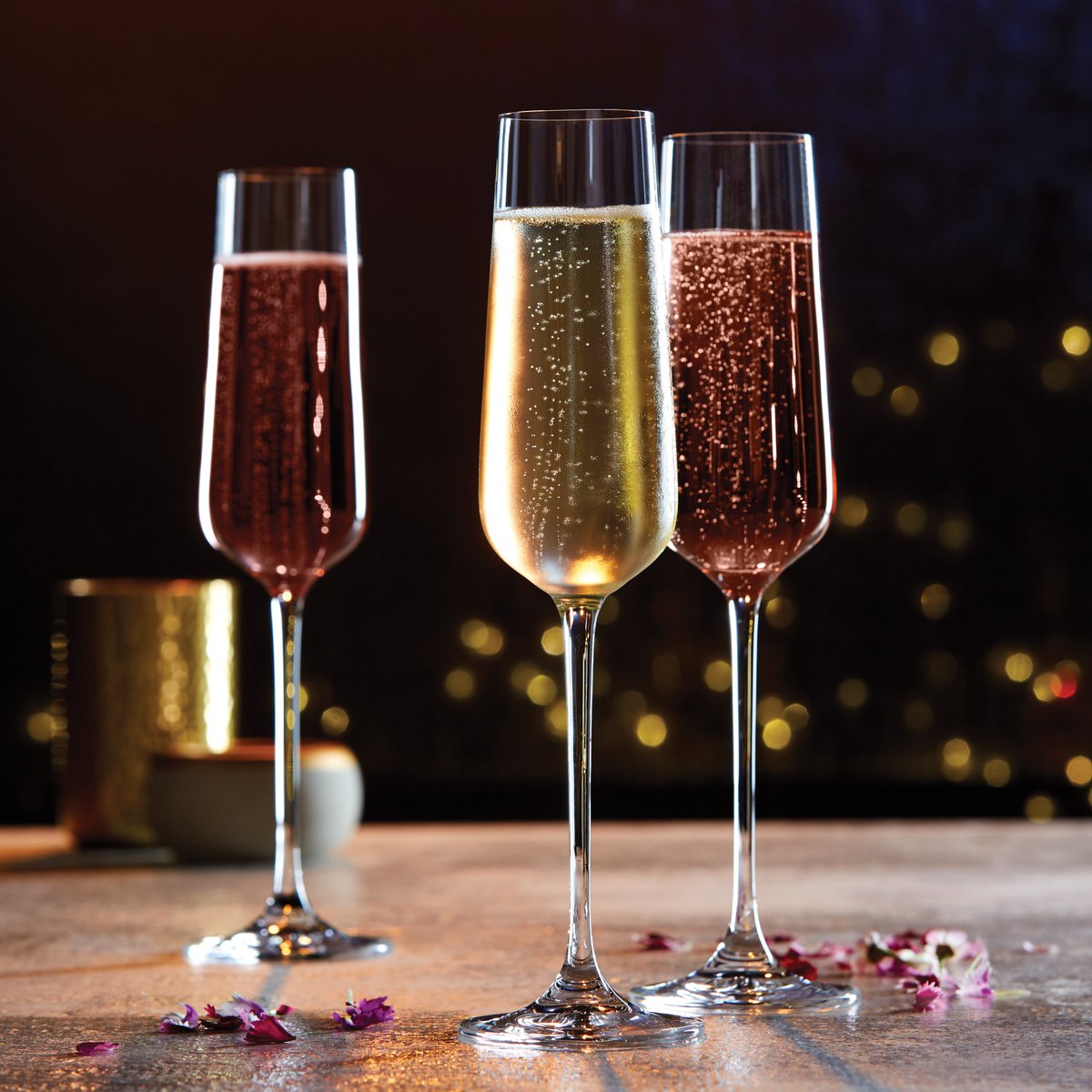 OneidaFS's tweet image. The future looks bubbly. 🍾 #HappyNewYear
—
 🥂:  Sant'Andrea Brio Collection #ThisIsOneida