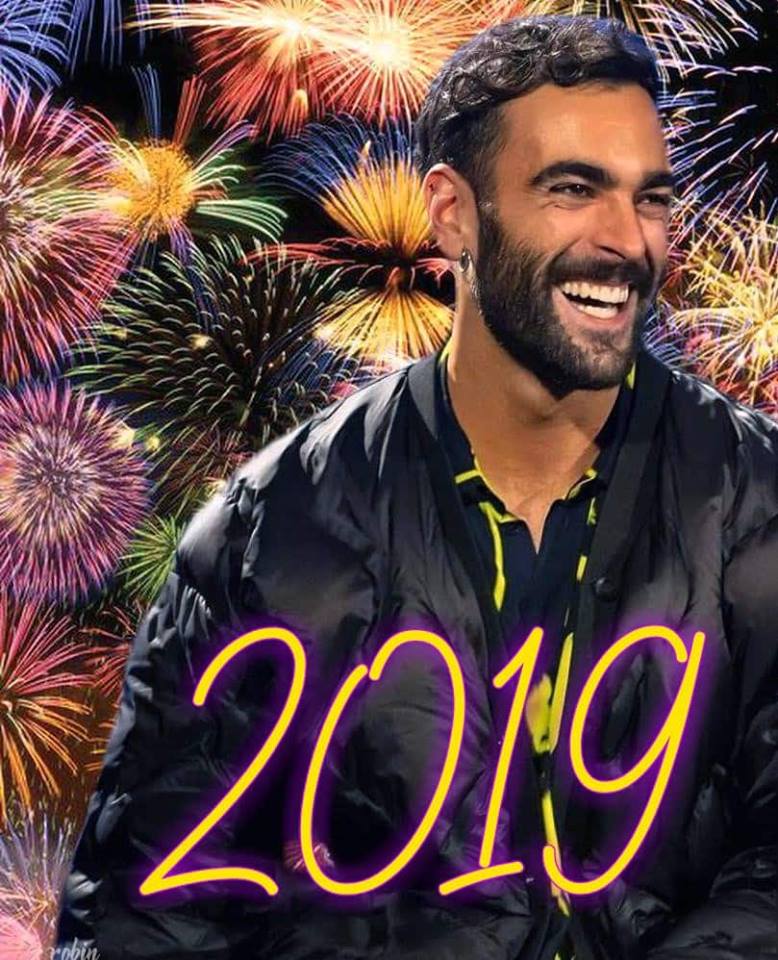 mengoni_maria's tweet photo. Felice 2019 a tutti ♥ #MarcoMengoni #Atlantico  #BuonAnno2019 https://t.co/SzuaS75BCH