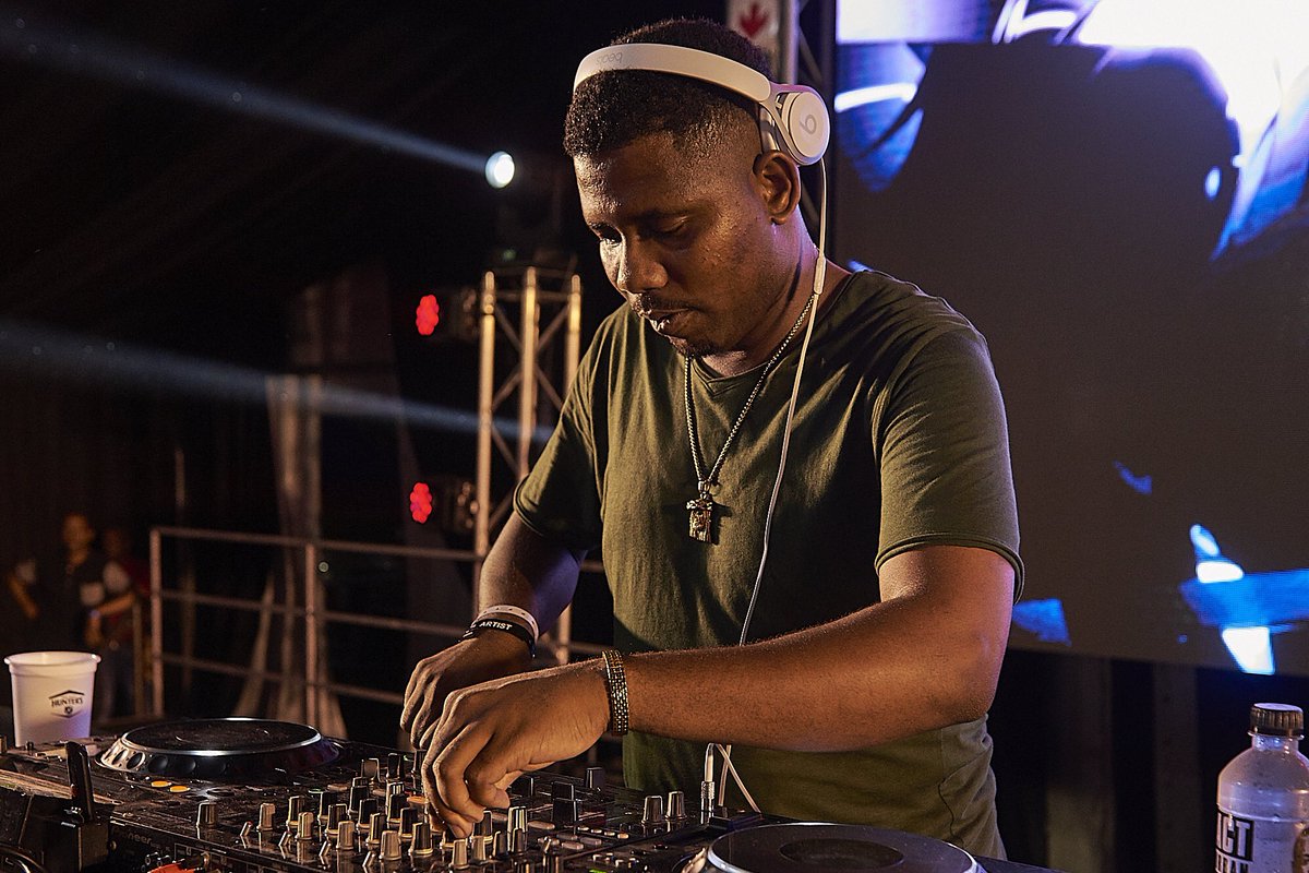 FactDbnRocks's tweet photo. Dj’s on deck! 🎼🥁🎹 #FactDurbanRocks #Fact16 #FactFans 💯🎉 https://t.co/i6idl1uJa6