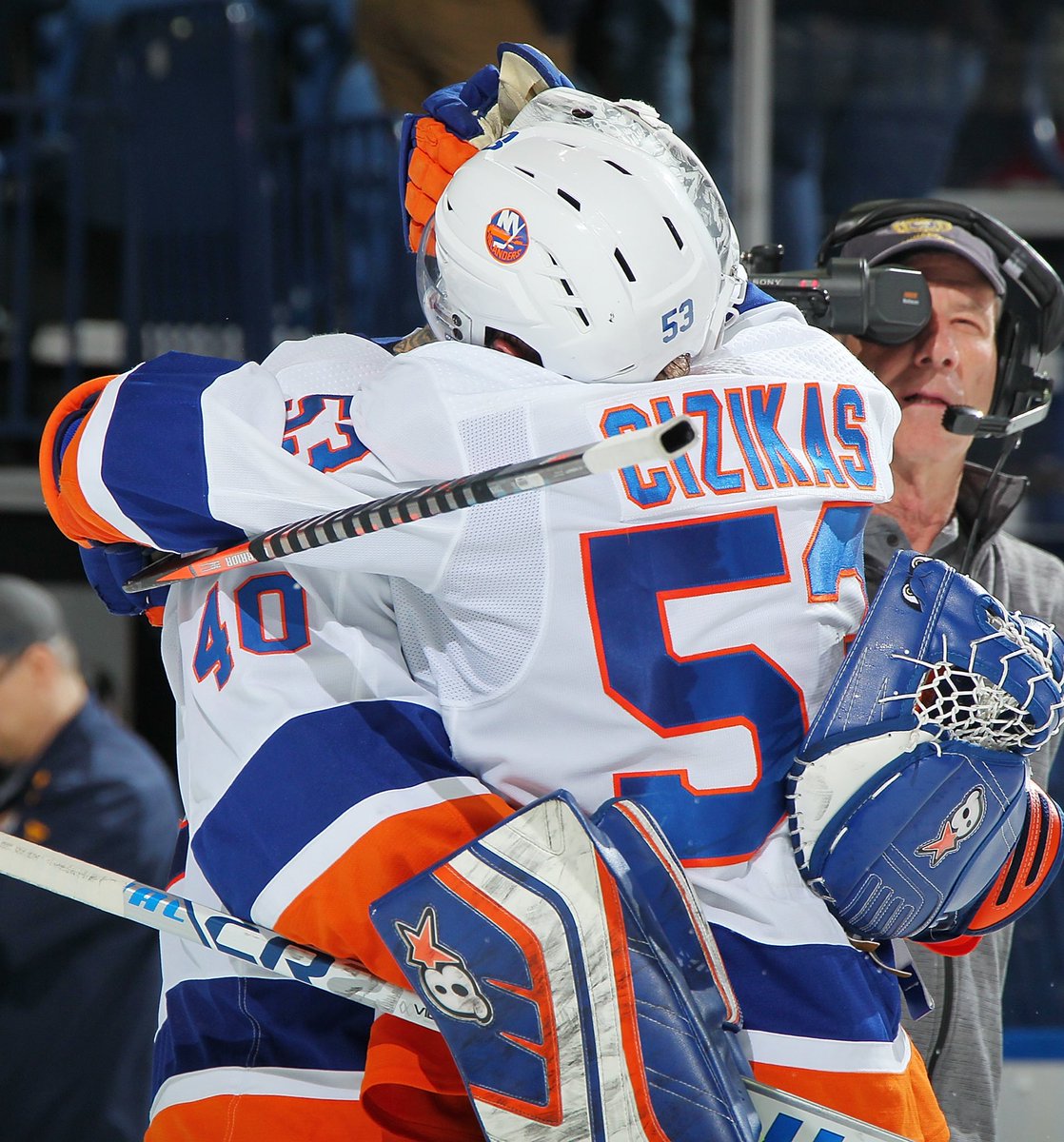NYIslanders's tweet photo. NYE mood. 🎉 #LGI https://t.co/uW4HJ3fS4X