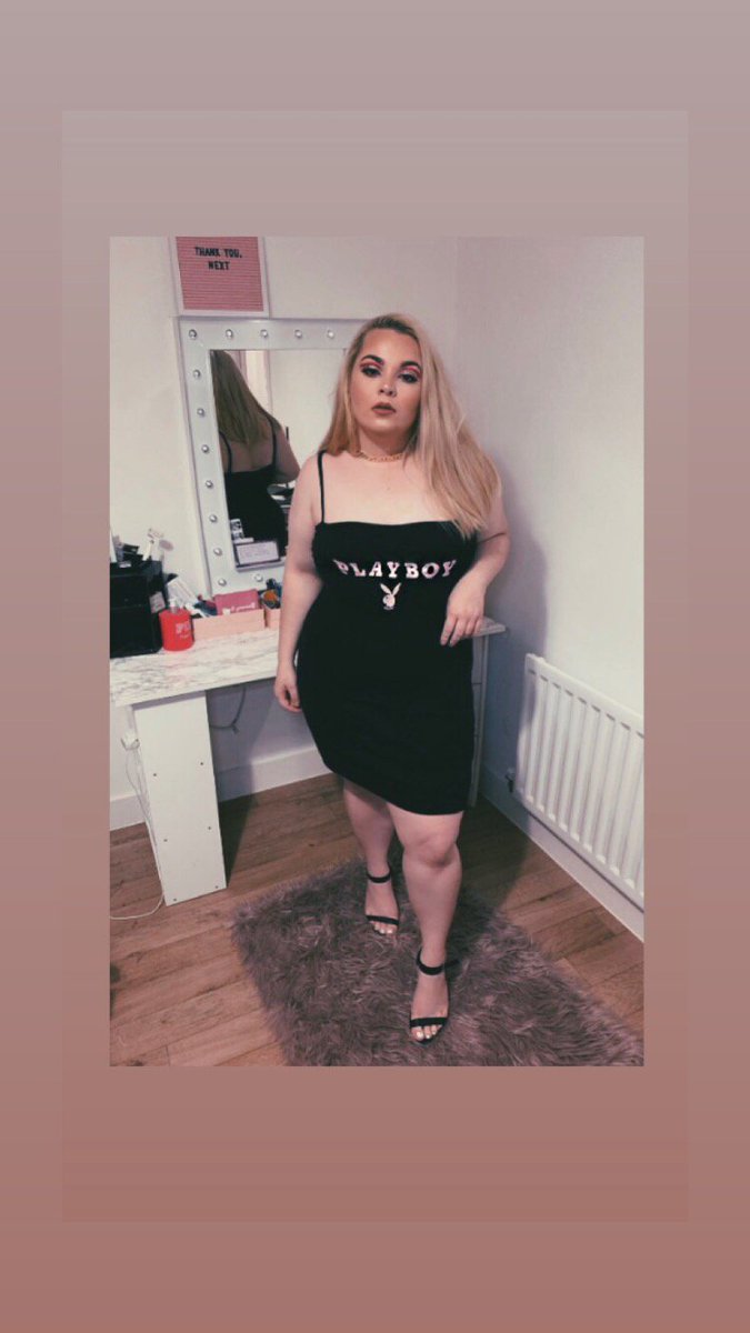 Wearing MisguidedXPlayboy collection loving this dress 🐰💕 #2019 #misguidedplayboy #curve #happynewyear