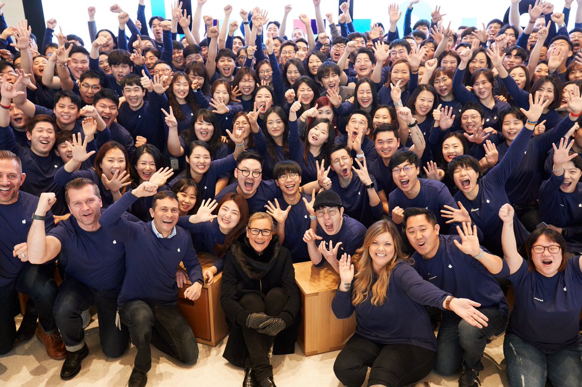 Huge thanks to everyone in Apple Retail who supported customers worldwide, encouraging them to connect, inspiring them to learn and unlocking their creativity last year. Here’s to an awesome 2019.