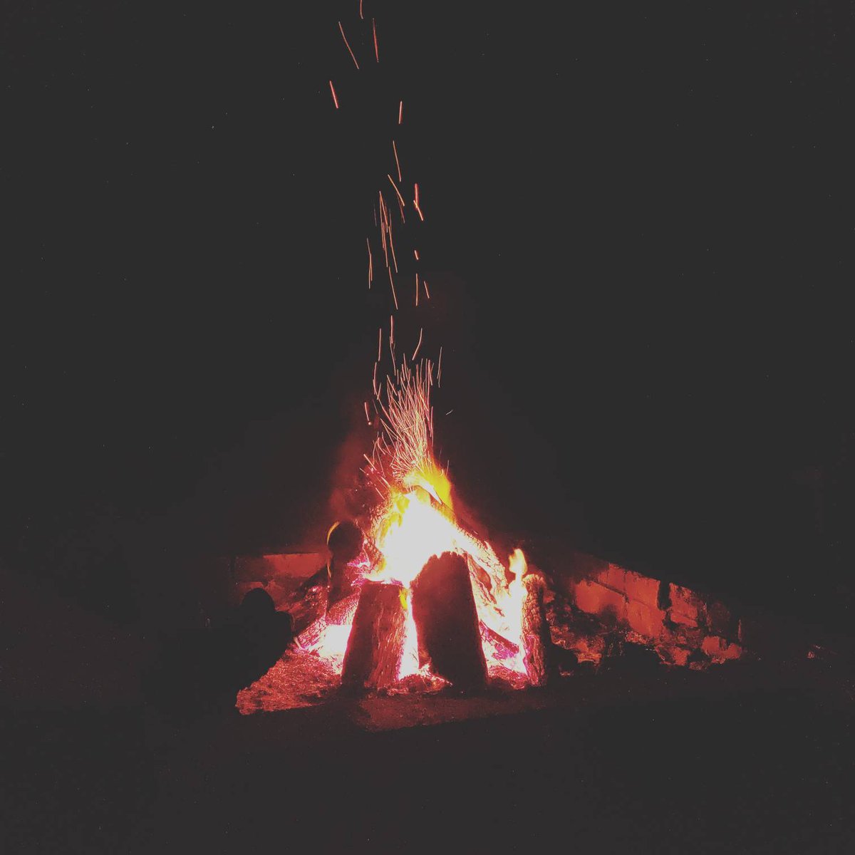 Vornair's tweet photo. #HappyNewYearsEve everybody! I've had a great year and I can't wait to see what next year holds. I hope y'all are having a great holiday and stay safe tonight! #YallAreAwesome #RhyneSquad #HappyNewYears!! Thanks to my wife @jordynkinder for the photo. https://t.co/75EPNSIHkg