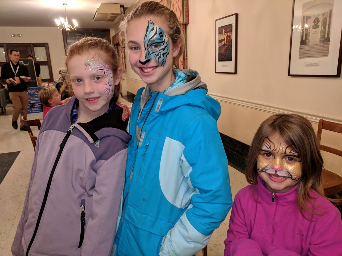 LetsMakeAFace's tweet photo. More #FirstNightALX face painting!  @FirstNightAlex1 https://t.co/Yl0wBoGLFV