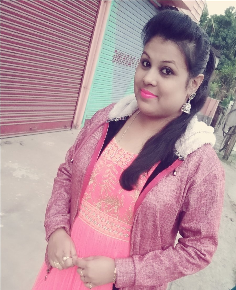 RumiGhosh7's tweet photo. #Happy #New #year #frnds # 😗😗😗😗😗😗😗😗 https://t.co/BozSQpNg6L
