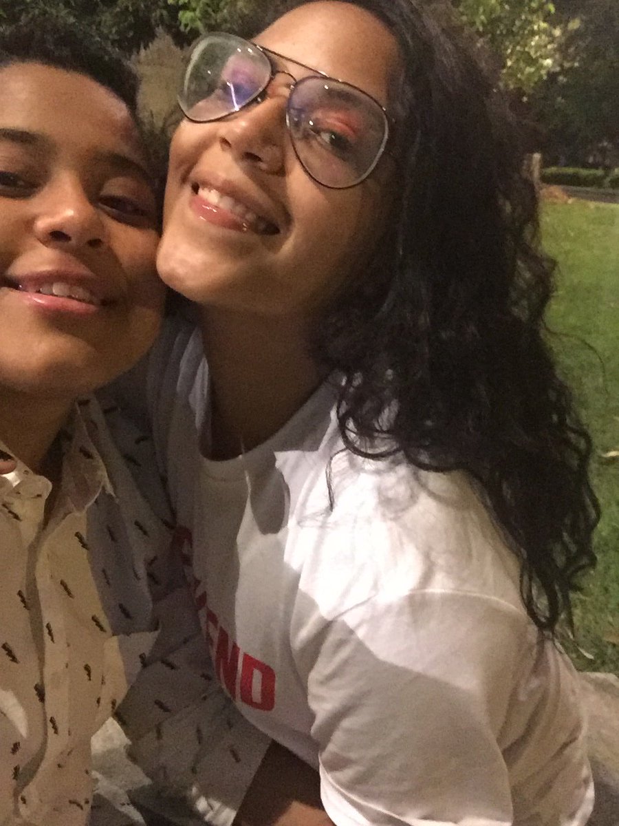 Maybe_Insane_'s tweet photo. Pero qué afortunada soy de empezar el año a tu lado.🙌🏽😻
Te amo, mi amor.💜 @delacruzana20 https://t.co/3gT2kDXjiv