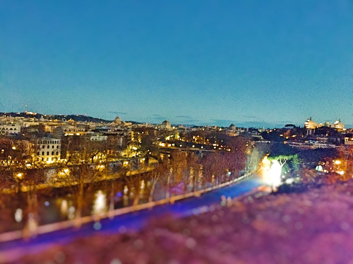 FrioFlu's tweet photo. Che poi non ci pensi, ma subito dopo il buio viene l’alba. https://t.co/CWVVZO0gmE