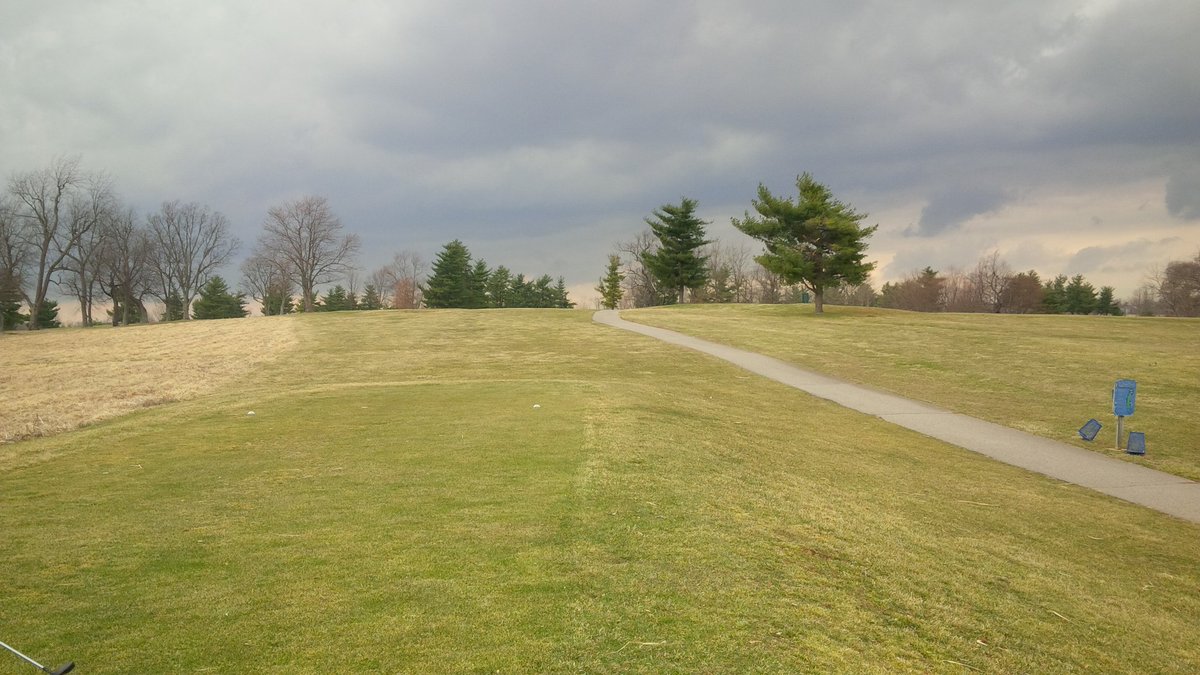 1beardedgolfer's tweet photo. I don't have nice things to say about Lakeside GC. The 653-yard 9th hole plays into the prevailing wind. And it's a nice, strenuous walk. But I had a lot of fun playing the first round of the Lexington City Championship there in #golf2018 #golf 

Cc: @Eliky81 @Lexgolfperform https://t.co/kP07YGbaVt