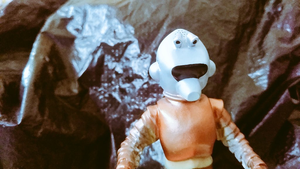 今年60周年のナタール人。立体で見ると、ちゃんとヘルメット状の頭部が