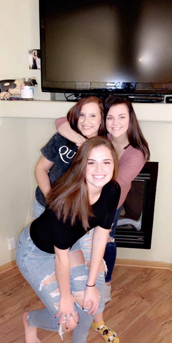 _SaLLaD_'s tweet photo. Entering 2k19 with my my faves 😉 https://t.co/ZyhMmKVO9i