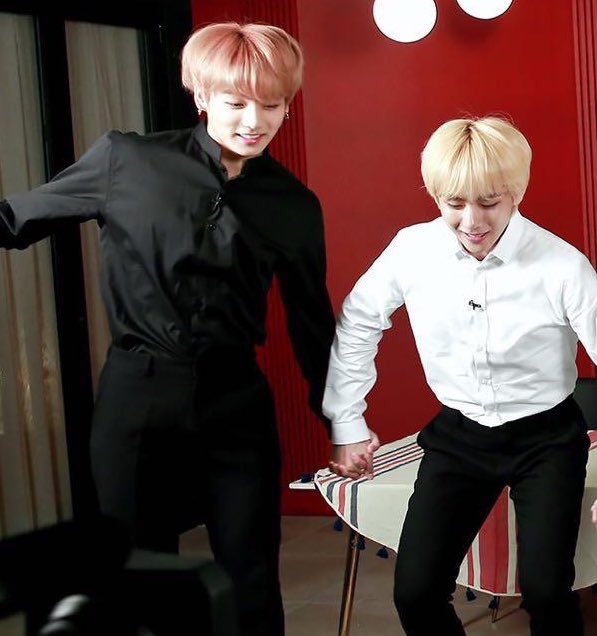 ningning1603's tweet photo. @dispatchsns Please open this couple too. #vkook #taekook #dispat https://t.co/p0IqmynEW6