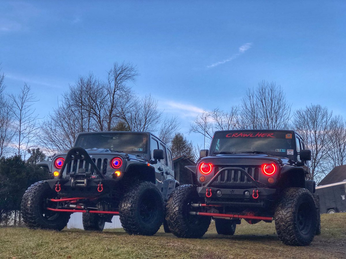 Happy new year everyone🥳 #HappyNewYear2019 #Jeep #Wrangler #jkwrangler #jeepaddict #jkustance #jeepmafia #skullkrushers #hidprojectors