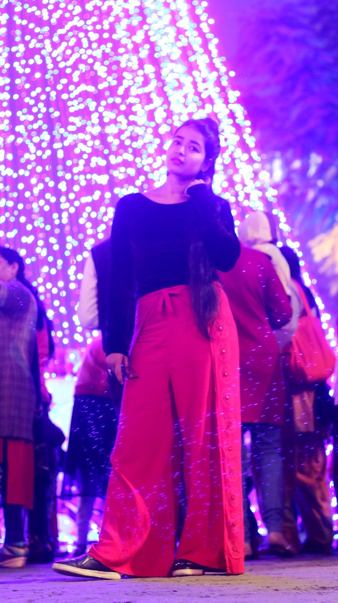 meralookvook's tweet photo. Party Look |Look book| Designed by me https://t.co/maMw6zRRjl
#newyear #NYE #2019 #celebration #winterlook #designeroutfit #meralookvook #india #biggestxmas https://t.co/8wigDijrST