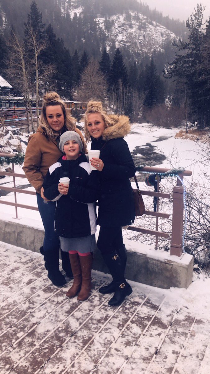 Tara8511's tweet photo. Train ride in the mountains! https://t.co/7diayntukW