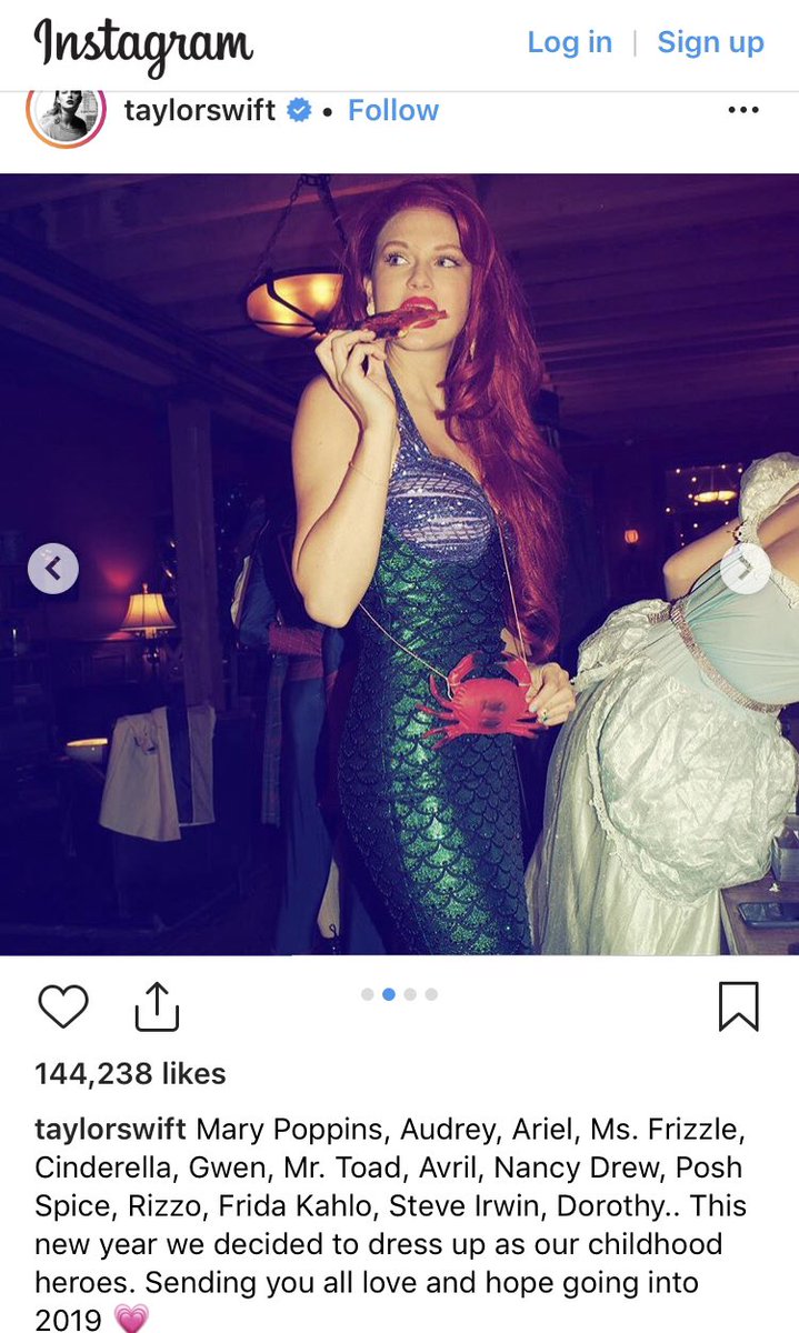 Taylor dressed up as her childhood hero on New Year's Day. 🧜\u200d♀️, image size:719x1200