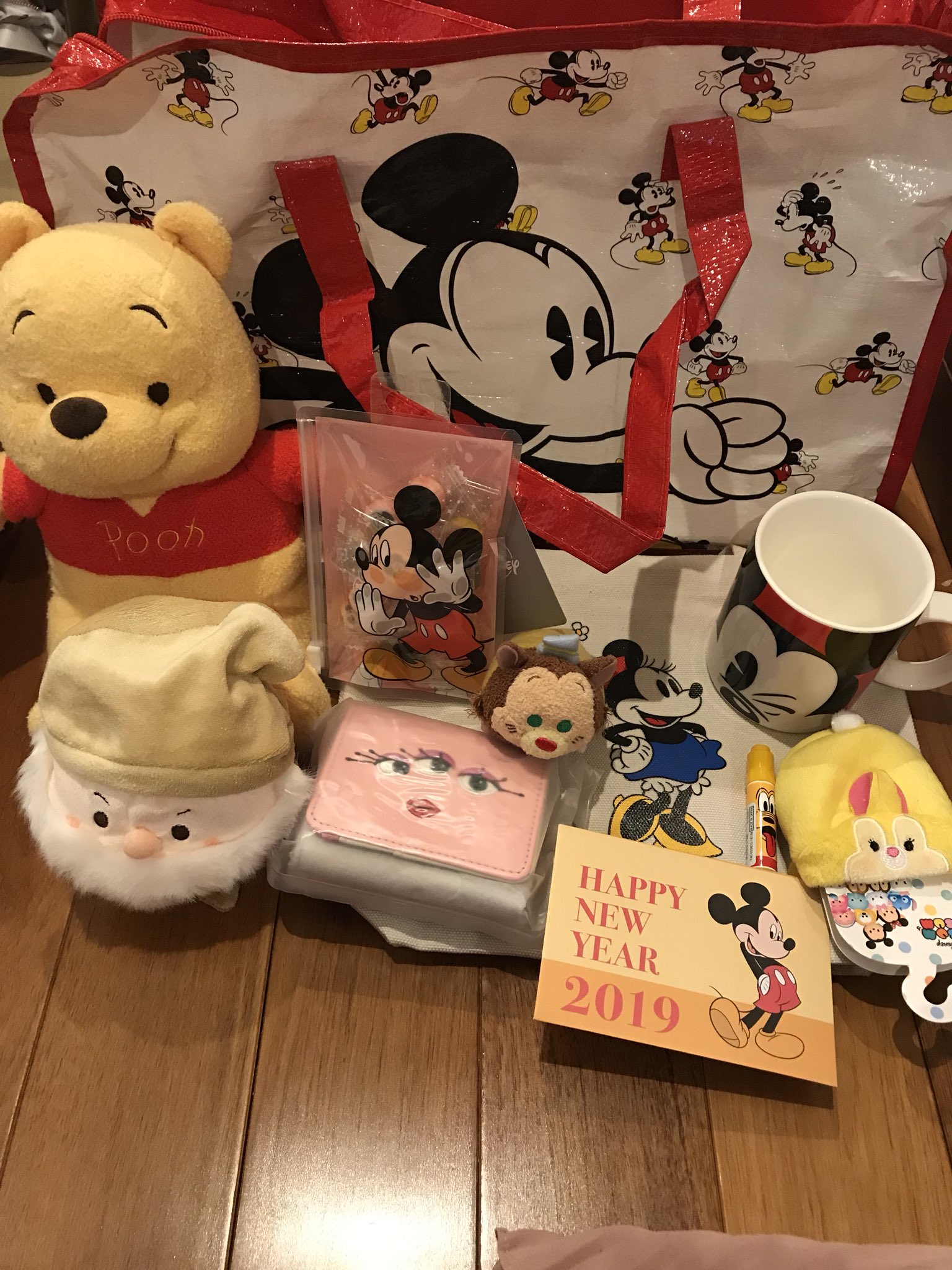画像 福袋は今年はカジュアルなやつとガーリーなやつと系統全然違うのにしてみたあとディズニーストア中はこんな感じでぬいぐるみはぷーさんのほうだった 満足 O O H まとめダネ 画像 福袋は今年はカジュアルなやつとガーリーなやつと系統全然違うのにしてみたあとディズニーストア中はこんな感じでぬいぐるみはぷーさんのほうだった 満足 O O H まとめダネ