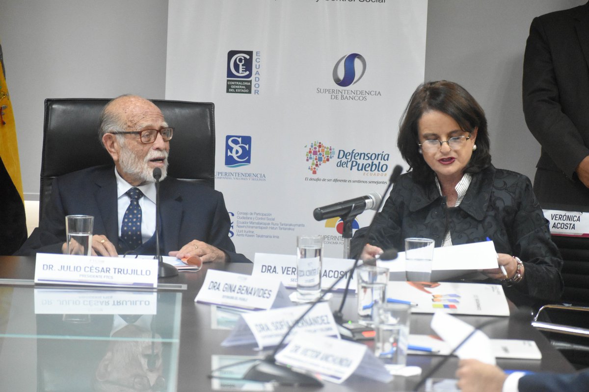TransparenciaEC's tweet photo. Sesión Extraordinaria del Comité de Coordinación de @TransparenciaEC presidida por el Dr. @JCTrujilloCPCCS y secretariado por la Mgs. @veroacostaes con la presencia de las 9 entidades que la conforman. https://t.co/tlGT3FkmvS