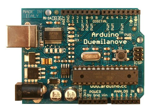 fede2_cr's tweet image. #10YearChallenge
Hace 10 años usaba @arduino, ahora #CircuitPlayground con #CircuitPython de @adafruit :)