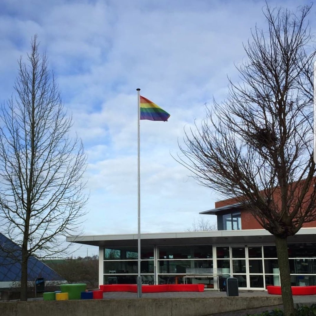 SophianumPR's tweet photo. Ook bij ons wappert de regenboogvlag. https://t.co/eb3xirhJhG