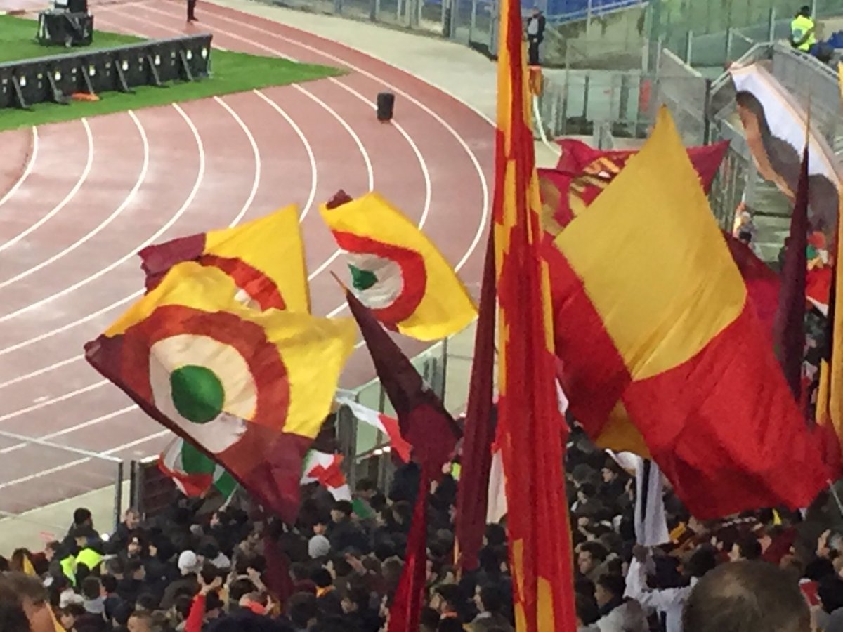 Contro ogni ipocrisia
AVANTI CURVA SUD
#RomaEntella
#CurvaSud
#cori
#CoppaItalia