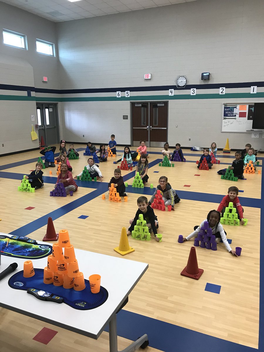 CoachB_60's tweet photo. So proud of 1st grade learning how to do the Cycle during our Sport Stacking unit!! 👍👍 @CFISDWells1st @CFISDWells @CoachWintersPE https://t.co/9lvPJuKbzR