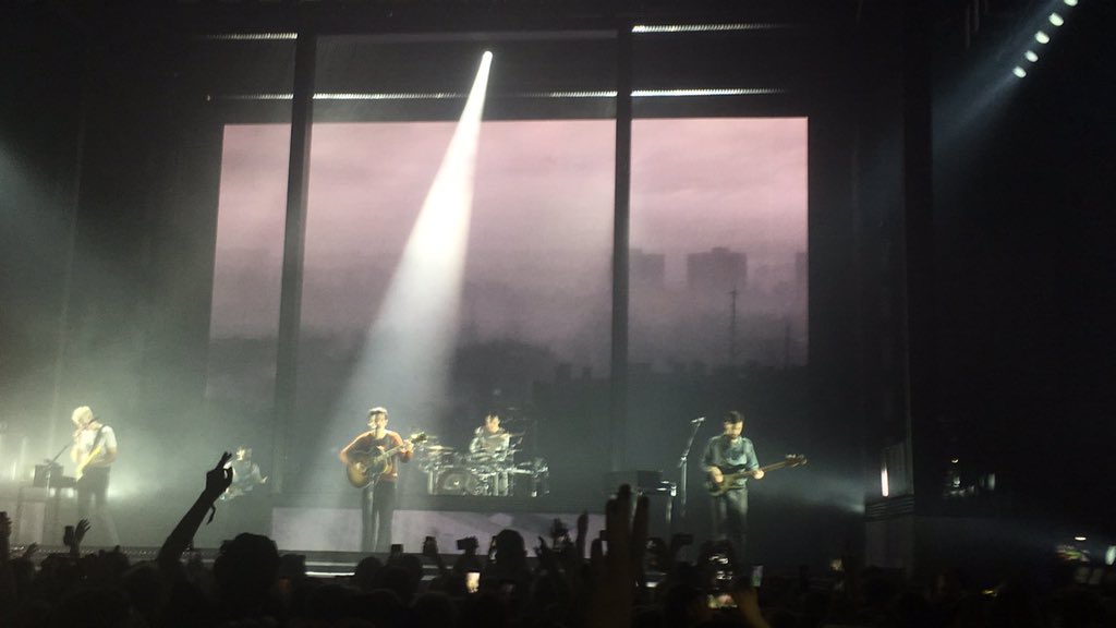 ouchitsabby's tweet photo. @the1975 ❤️ https://t.co/i3XxeHQMDn