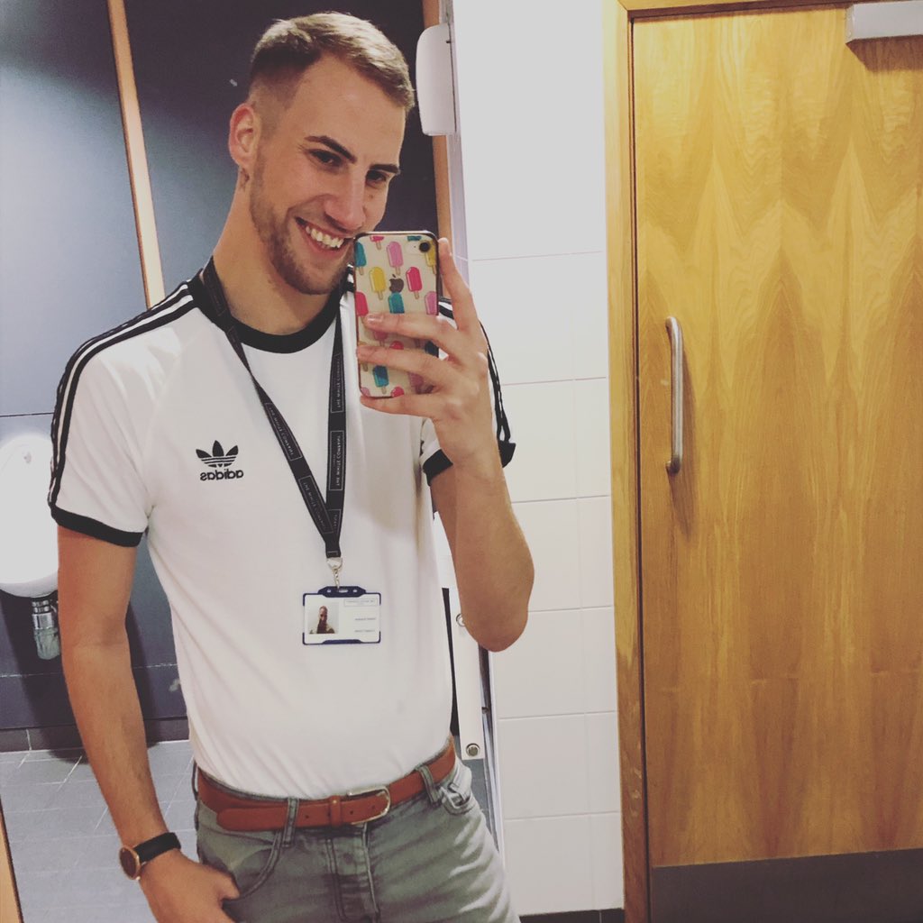 _bobby19's tweet image. When you love a selfie 😂😂😂