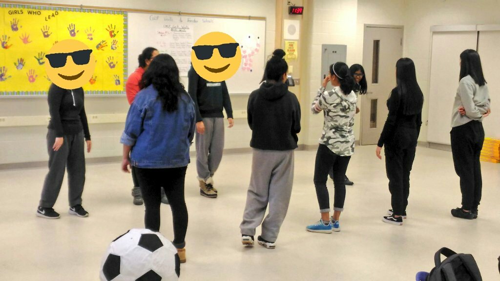 gujahiSHSS's tweet photo. Today during #WellnessWeak @SandalwoodH_SS Ss participated in an interactive workshop on #CopingStrategies for #Exams by @Val4MH; #Strategies for reducing #ExamStress were shared #SHSSClimate @PeelSchools @ChitraDeodat @stielli23 @PrincipalStiggy @ChowdhurySayema @MHRTPeel https://t.co/fX407vjXii