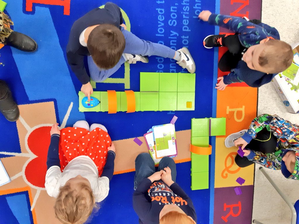 ostrom_ms's tweet image. Ss learning alongside with the Code and Go Mouse! They worked collaboratively to create challenging mazes, "He got the cheese!" #kocsb #earlycoding #colby @StIsidoreOCSB