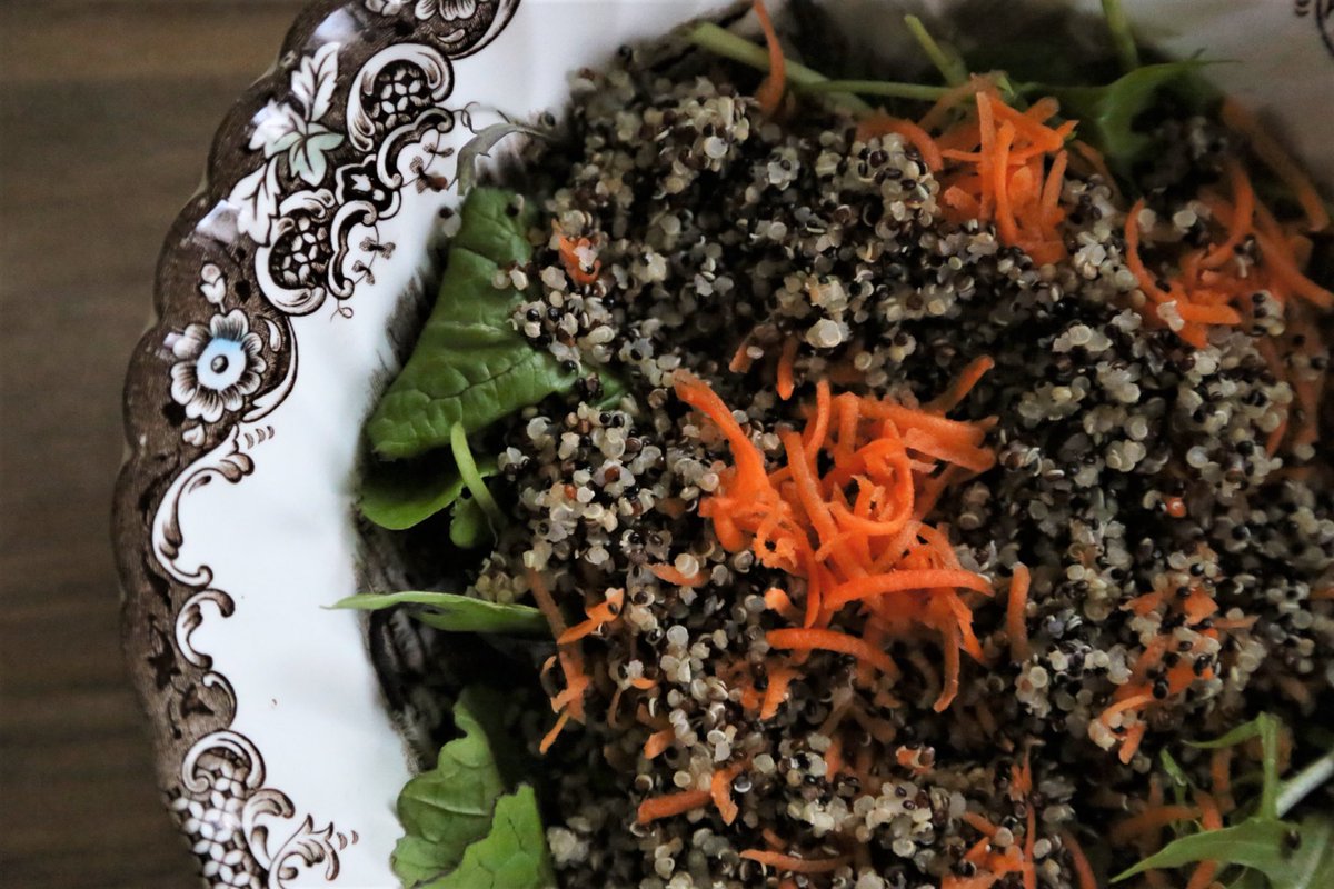 FifiDeLyonBliss's tweet photo. Healthy start here :-) quinoa, grated carrots & winter leaves salad for lunch today (mixed @Hodmedods & @waitrose quinoa 😬 btw) Seasoned with @PomoraGoodFood new #oliveoil and @AspallVinegar (white!) WOW! #eatorganic #eatwell #mangezbio #healthyfood #cook #fifidelyon https://t.co/wNEBtSK6DT