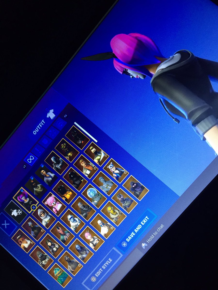 PoohsFN's tweet photo. Heres the fortnite account up for trade only ps4 used #aerialassault #fortniteaccount #accounttrade #tradeaccounts #rareaccount #galaxyskin #blackknight #stackedaccount #fortniteaccount 🔴I DONT GO FIRST🔴 https://t.co/glCTV0g5Uv