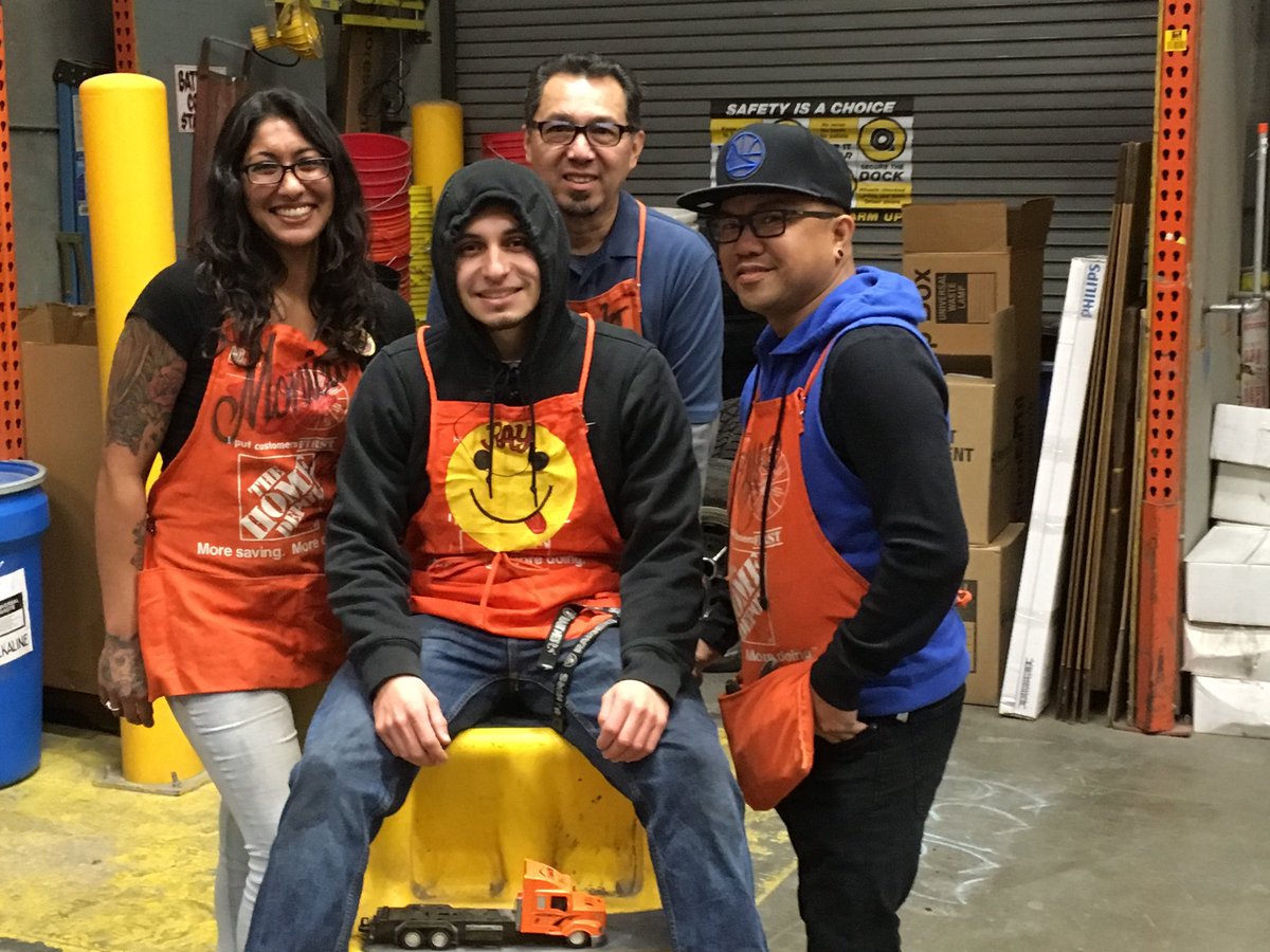 MoniCasey's tweet photo. Receiving’s employee of the month, Raymond! Our lumber receiver who is constantly finding discrepancies, keeping our back pad in tip top shape, and supporting the team! Thank you, Ray! #haywardgoeshard https://t.co/5sgKULizQ3