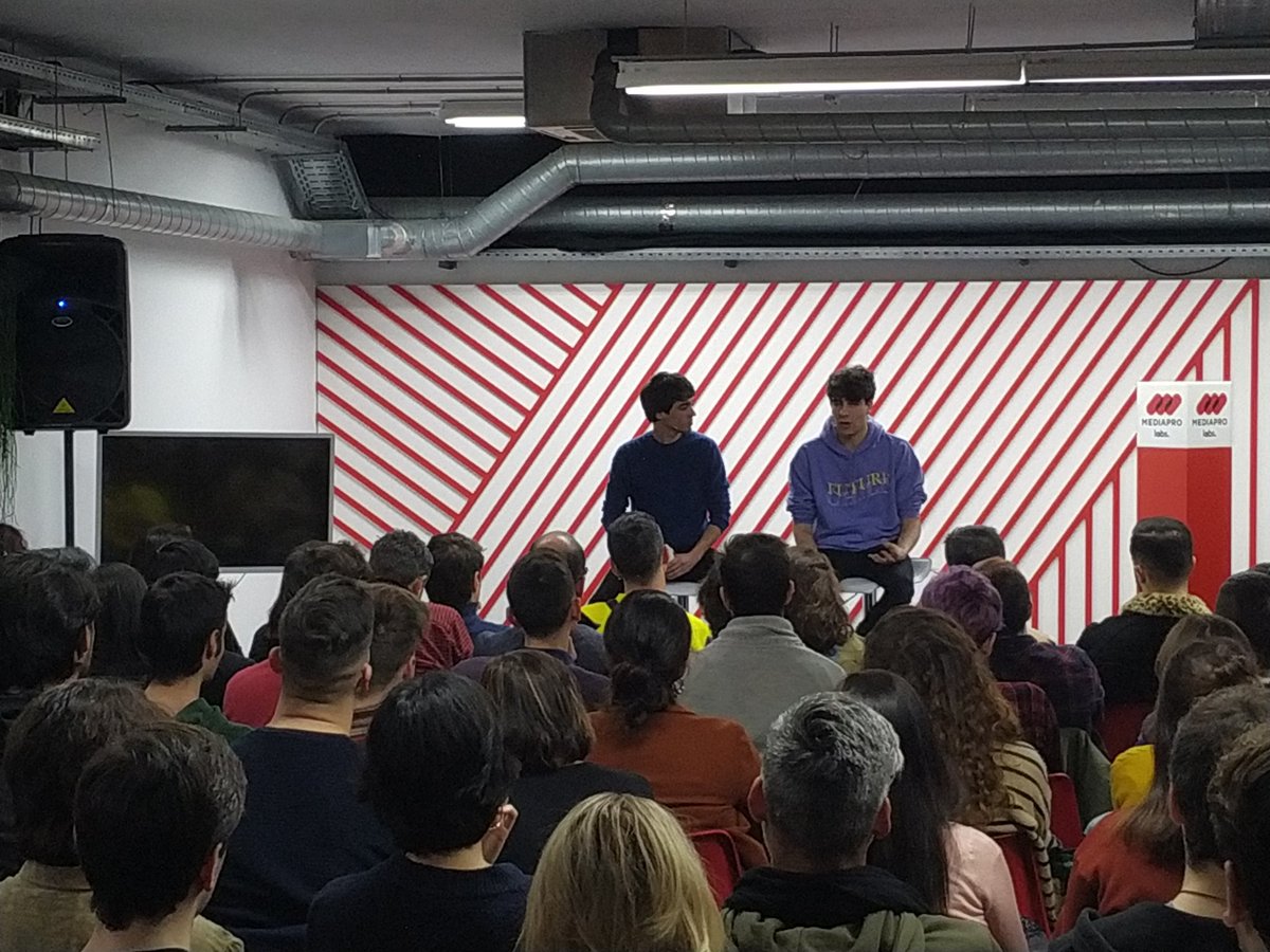 Siempre pensando en grande y creyendo en todo lo que hacen. La filosofía del "lo hacemos y ya vemos" también les funcionó a Javier Ambrossi y a <a href="/javviercalvo/">Javier Calvo 🏳️‍🌈</a> con Paquita Salas. Un personaje que salió improvisando con <a href="/braysefe/">Brays Efe 👻</a> y se convirtió en una serie de culto. #MediaproTalks