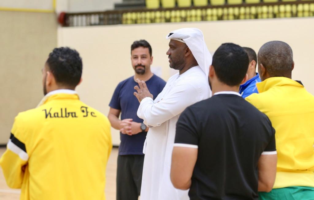 kalbafc_ae's tweet photo. وصول المدرب الجديد للفريق الأول لنادي اتحاد كلباء لكرة قدم الصالات البرازيلي رامون دياجو يوم امس حيث كان في استقباله في مطار دبي كل من السيد عبدالله حسن الدرمكي عضو مجلس الادارة مشرف الألعاب الجماعية والسيد أحمد كايد مدير الفريق وتواجد المدرب في تمرين الفريق اليوم في صالة  النادي https://t.co/XKMpNL8pBV