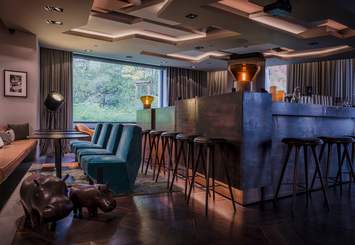 bastillemusique's tweet photo. Heute geht’s wieder weiter mit "Music for Hotel Bars", und zwar mit #LeoHofmann im @DasStue! Und dann folgt am 26.02.2019 das vorläufige Finale mit @vonlilienstern, @zafraanski und #PHØNIX16 im #ConcordeHotel, das weiß auch die Berliner @morgenpost: https://t.co/YaWfJDG3M5 #MfHB https://t.co/PhGhfxMYMJ