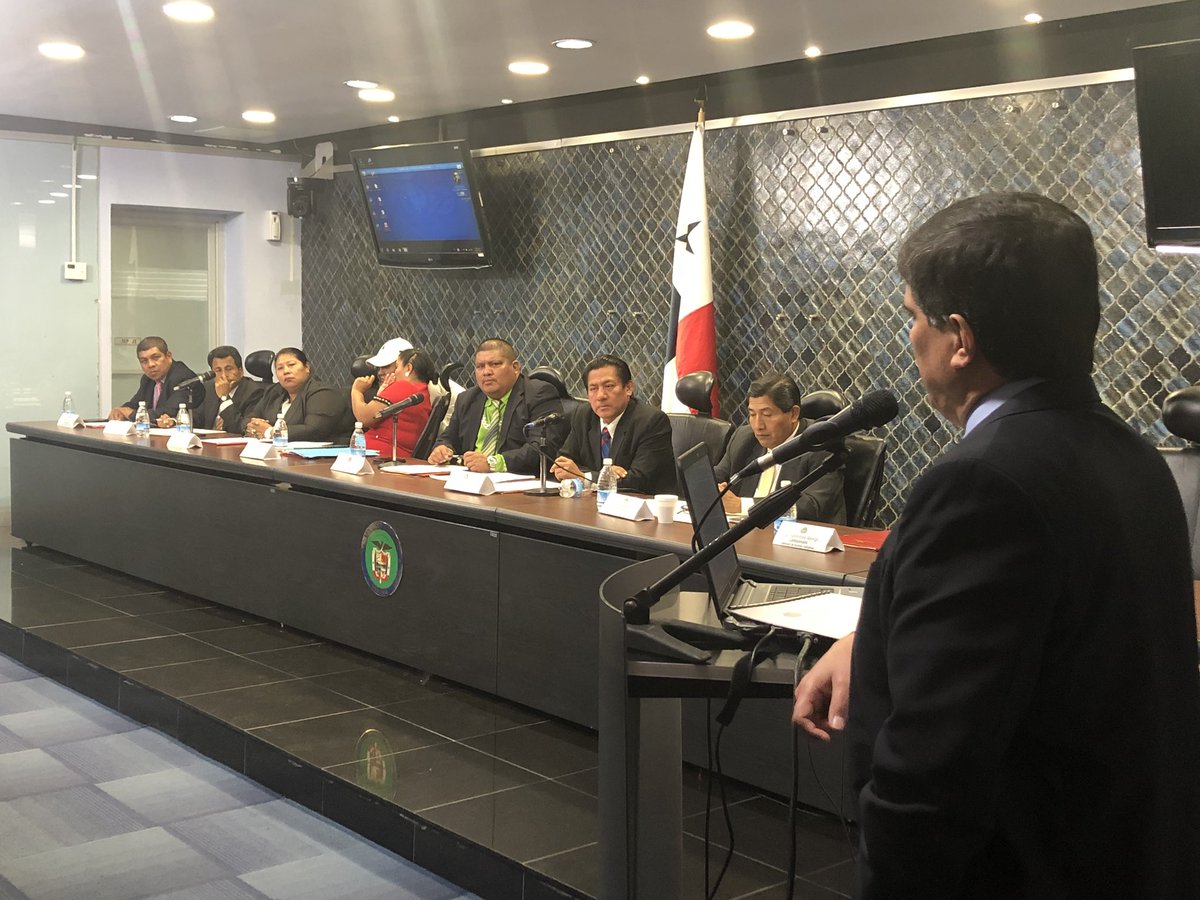 Etesatransmite's tweet photo. Gerente general de ETESA presenta ante la Comisión de Asuntos Indigenas de @asambleapa los avances del proyecto Cuarta Línea de Transmisión.  #CuartaLinea #4aLT #UnimosPanamaconenergia https://t.co/biGivXshPZ