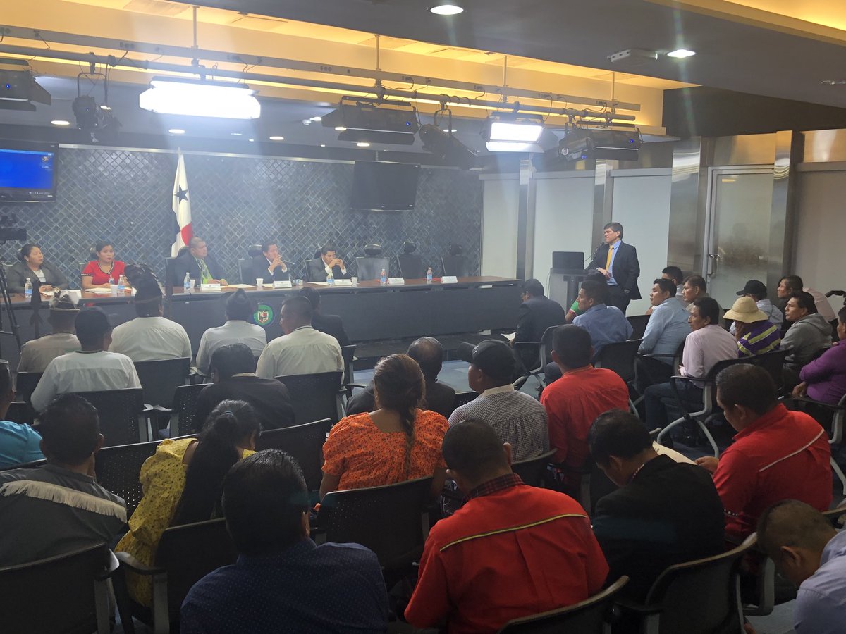 Etesatransmite's tweet photo. Gerente general de ETESA presenta ante la Comisión de Asuntos Indigenas de @asambleapa los avances del proyecto Cuarta Línea de Transmisión.  #CuartaLinea #4aLT #UnimosPanamaconenergia https://t.co/biGivXshPZ